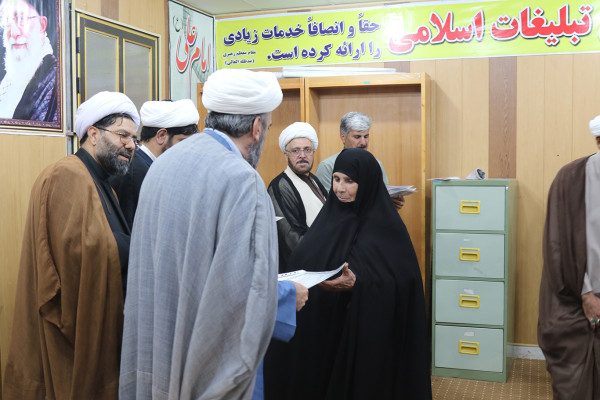 نشست مدیرکل تبلیغات اسلامی استان ایلام با مسئولین هیئات مذهبی شهرستان دره شهر