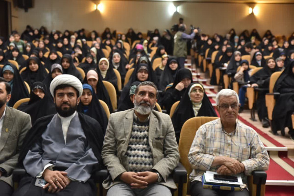 مدیریت جنگ امروز به دست زنان انجام می‌شود