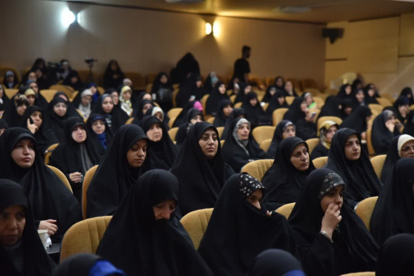 مدیریت جنگ امروز به دست زنان انجام می‌شود
