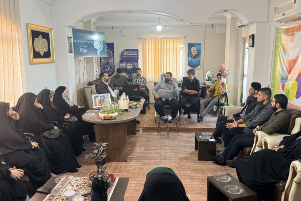 بر نقش بانوان و فعالان جهادی در فضای مجازی تاکید داشتند
