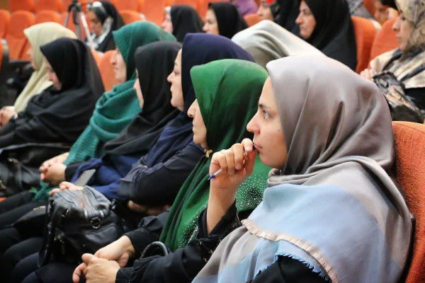 نشست هم‌اندیشی فعالان قرآنی استان کردستان برگزار شد