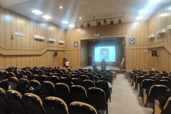 اکران فیلم سینمایی مجنون در شهرستان ملکشاهی