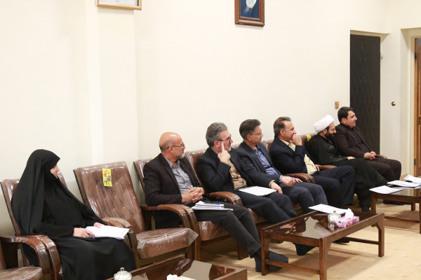 برگزاری سومین جلسه هماهنگی گسترش و توسعه شورای قرآنی در دفتر نماینده ولی‌فقیه در استان ایلام