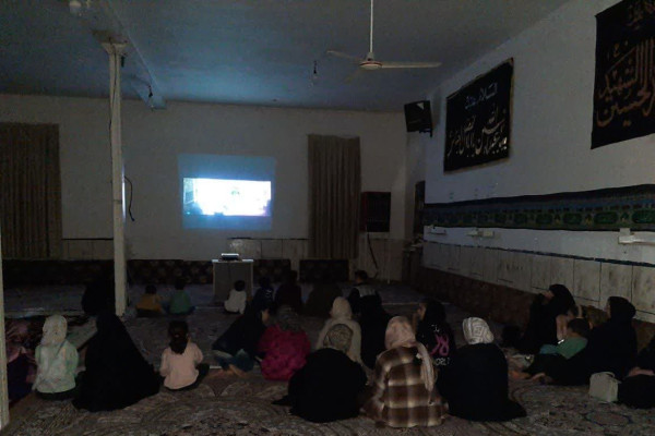 اکران فیلم سینمایی «غریب» در شهرستان مهران