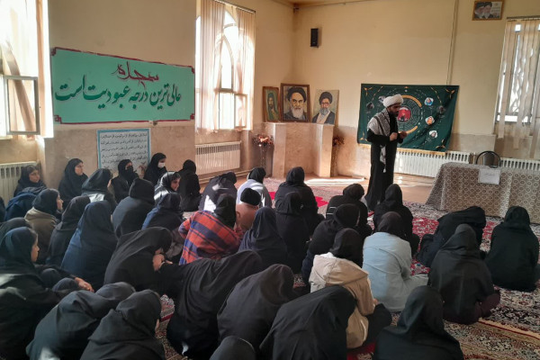 برگزاری برنامه پرده خوانی  به مناسبت  فرارسیدن  ایام فاطمیه در شهرستان صحنه