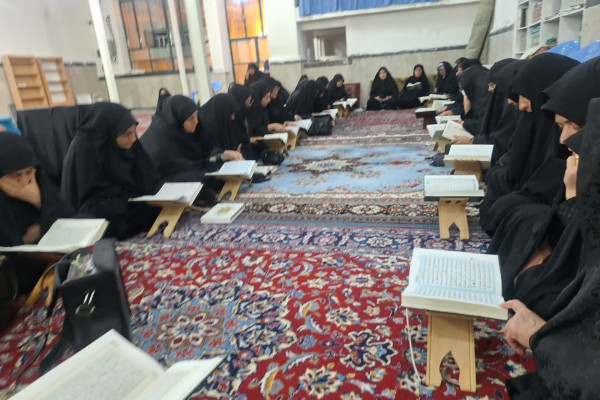 برگزاری محافل انس باقرآن کریم بمناسبت ایام فاطمیه در شهرستان بدره