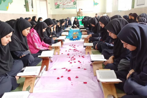 برگزاری محافل انس باقرآن دانش آموزی در بدره