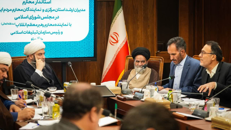 قاب دیدار مدیران ارشد استان با حجت الاسلام قمی
