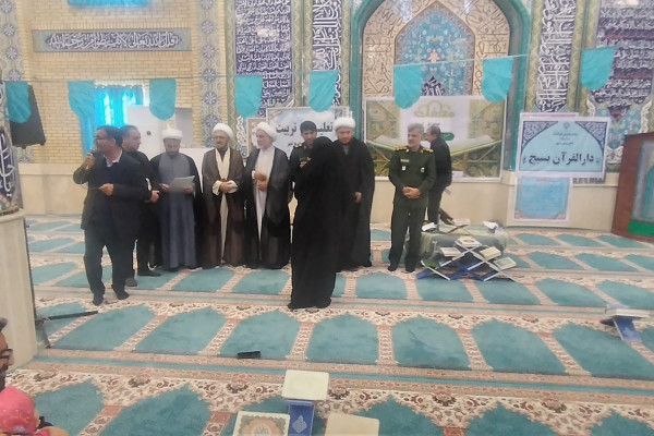 برگزاری محفل انس با قرآن ویژه جوانان و نوجوانان در مسجد جامع شهرستان دره شهر