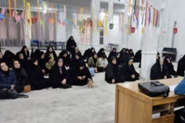 برگزاری دومین جلسه برنامه ریزی سفیران آیه ها ویژه اعتکاف در حسینیه شهداء مسجد جامع شهرستان دره شهر
