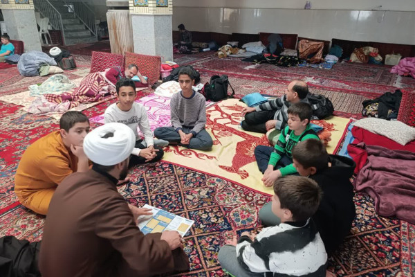 برگزاری حلقه های  زندگی با آیه‌ها با محوریت کتاب حالت پرواز در شهرستان کنگاور