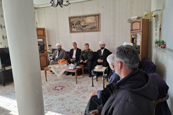 دیدار با خانواده معظم شهدا شهرستان دالاهو