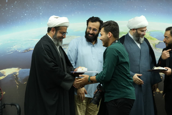 آیین تقدیر از عوامل ویژه برنامه »تا انقلاب مهدی»