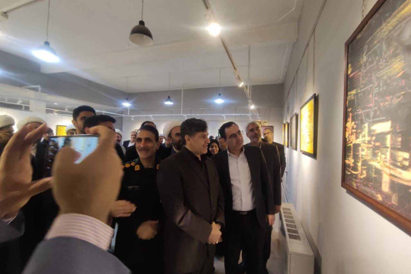 نمایشگاه زندگی با آیه ها افتتاح شد