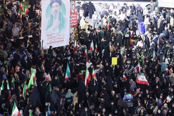 تجمع شبانه مردمی «لبیک یا امام» بوشهر