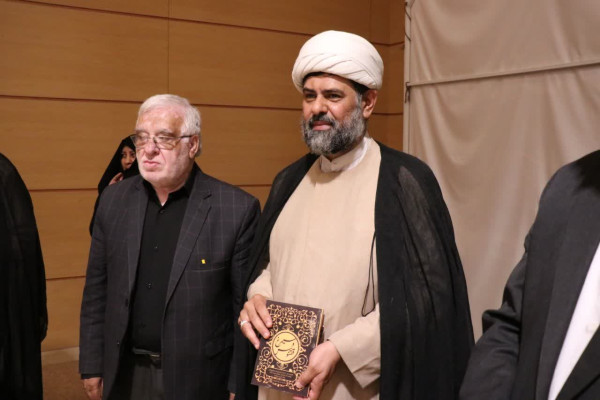 رونمایی از کتاب «سیمرغ و ققنوس» با محوریت شهادت قائد امت در اردبیل