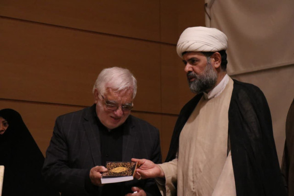 رونمایی از کتاب «سیمرغ و ققنوس» با محوریت شهادت قائد امت در اردبیل