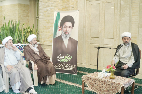 نشست اساتید و فعالان مراکز معارف اسلام ناب استان زنجان
