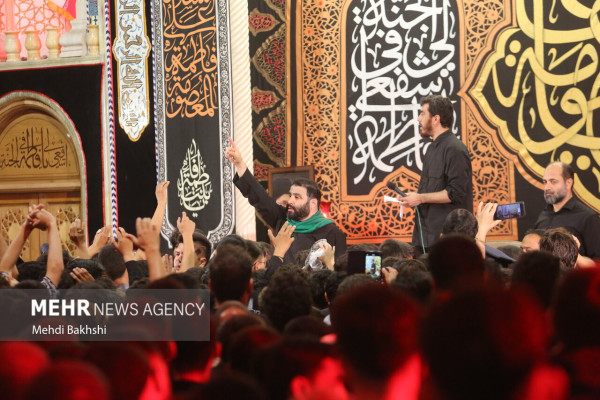 قم در سوگ بانوی کرامت سیاه‌پوش شد