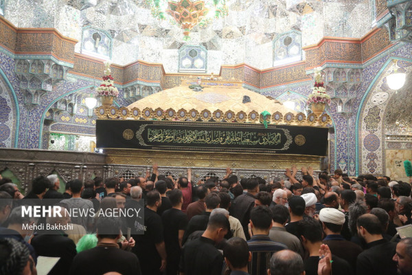 قم در سوگ بانوی کرامت سیاه‌پوش شد
