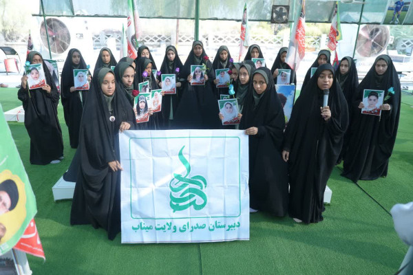 حضور مسئول سازمان مدارس صدرا در گلزار شهدای مدرسه شجره طیبه میناب