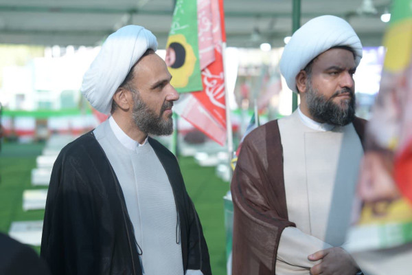 حضور مسئول سازمان مدارس صدرا در گلزار شهدای مدرسه شجره طیبه میناب