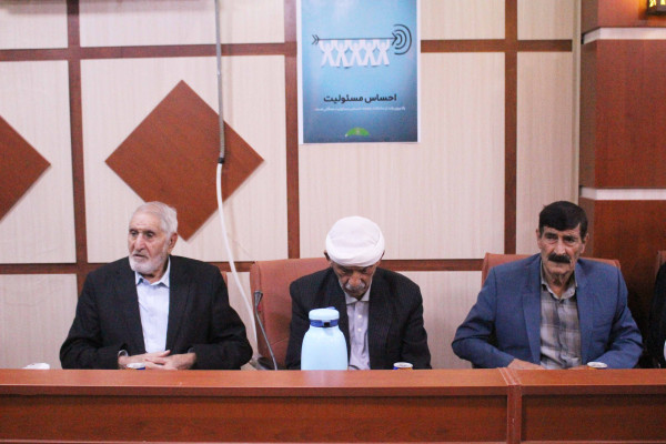 نشست صمیمی با بزرگان ایل خزل
