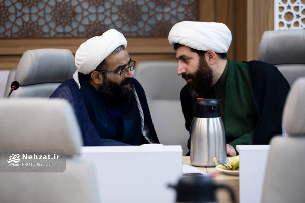 نشست هم‌اندیشی دستگاه‌های حاکمیتی و مجموعه‌های قرآنی پیرامون «نهضت زندگی با آیه‌ها» برگزار شد