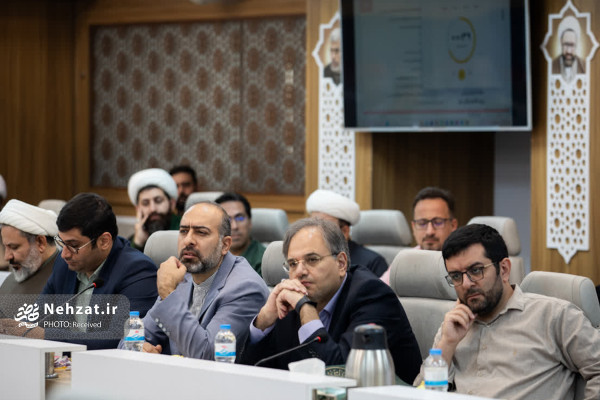 نشست هم‌اندیشی دستگاه‌های حاکمیتی و مجموعه‌های قرآنی پیرامون «نهضت زندگی با آیه‌ها» برگزار شد