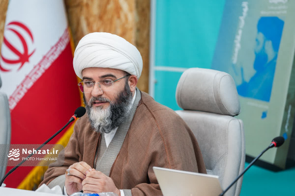 آیین رونمایی از مجموعه شش‌جلدی «هزار و یک پرسش از مقاومت» برگزار شد