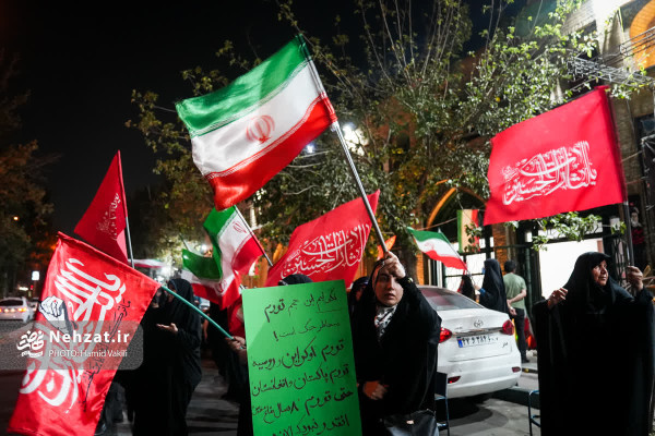 حضور حجت الاسلام قمی در تجمع شبانه مقابل دانشگاه شریف