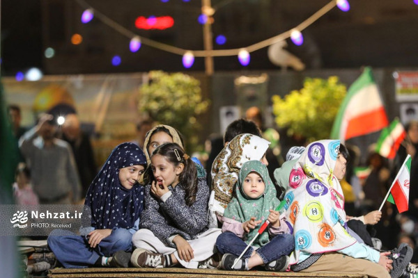 انیمیشن سینمایی «نبرد بادبادک‌ها» برای نخستین ‌بار در اجتماع مردمی میدان انقلاب اکران شد