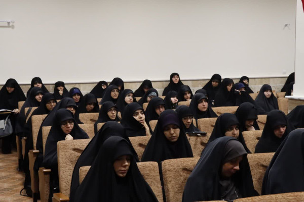 نشست تخصصی بانوان کنشگر و فعال فرهنگی با حضور استاد علیرضا پناهیان برگزار شد