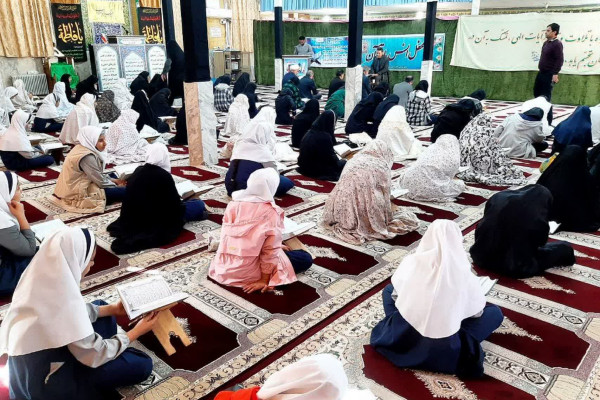 محفل انس با قرآن کریم ویژه دختران در بدره