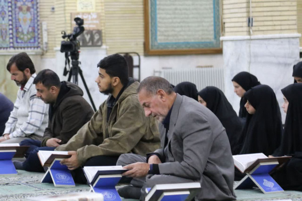 برگزاری محفل انس با قرآن به مناسبت پنجمین سالگرد شهید سلیمانی در ایلام