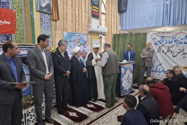 تجلیل از فعالان قرآنی نهضت زندگی با آیه ها در شهرستان بدره