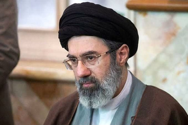 قبیله السواعد با سومین رهبر انقلاب بیعت کرد