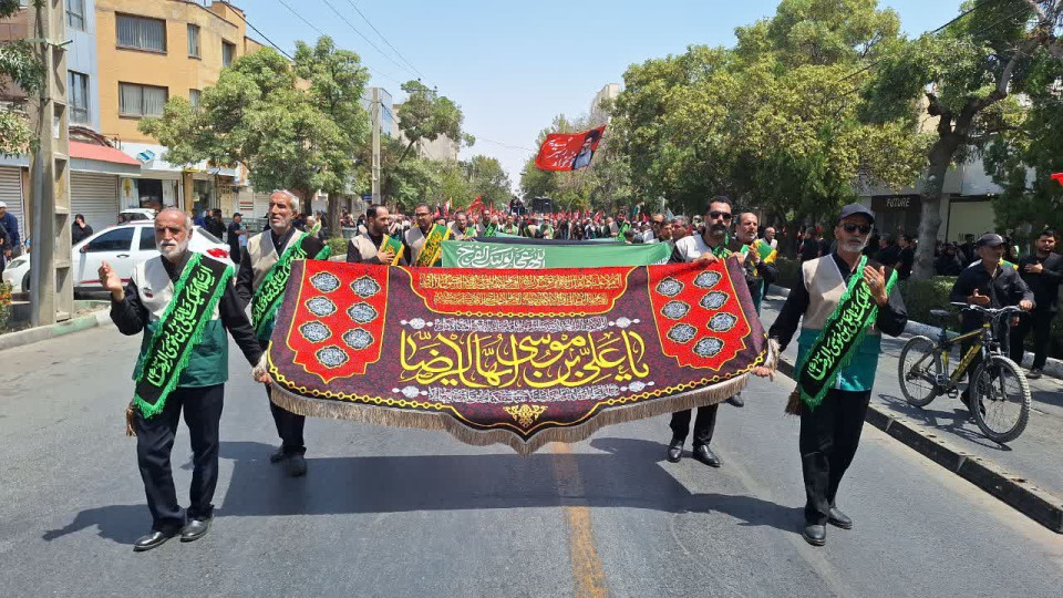 شهر در سوگ شهادت جانسوز غریب الغربا...