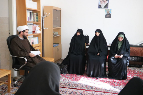 مدیر مرکز راهبری و هم‌آهنگی امور بانوان سازمان تبلیغات اسلامی کشور با بانوان فرهیخته زنجان دیدار کرد