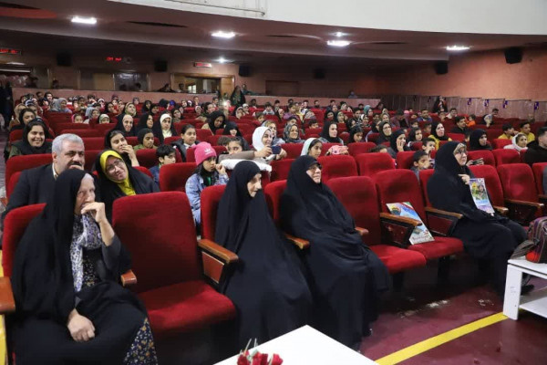 جشن بزرگ «بهترین مادر دنیا» در آبادان برگزار شد