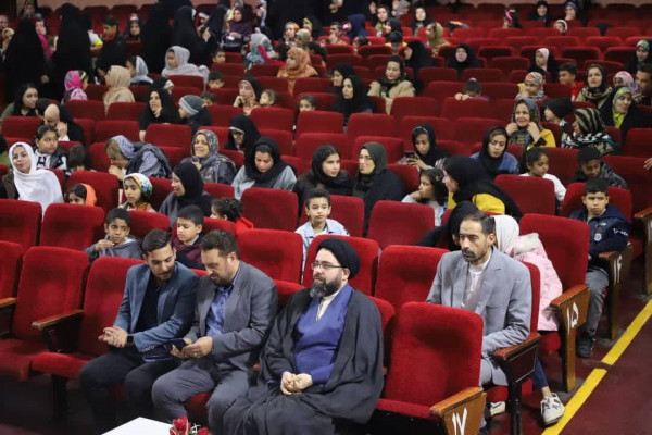 جشن بزرگ «بهترین مادر دنیا» در آبادان برگزار شد