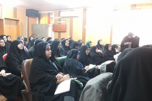 برگزاری پنجمین هفته دوره آموزشی تربیت مربی کودک و نوجوان در محل اداره تبلیغات اسلامی شهرستان دره شهر
