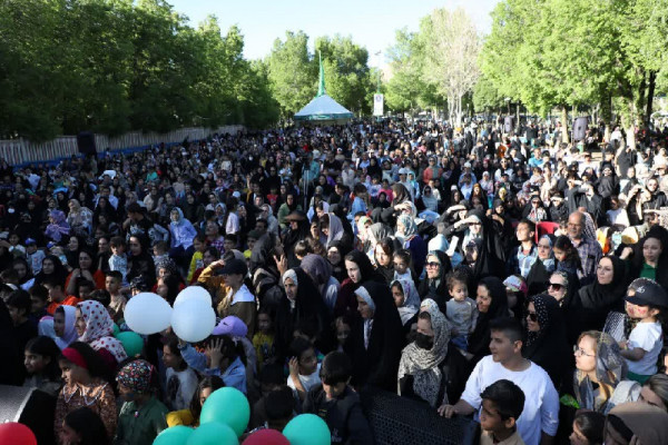 جشن خانوادگی دهه کرامت در شهرکرد
