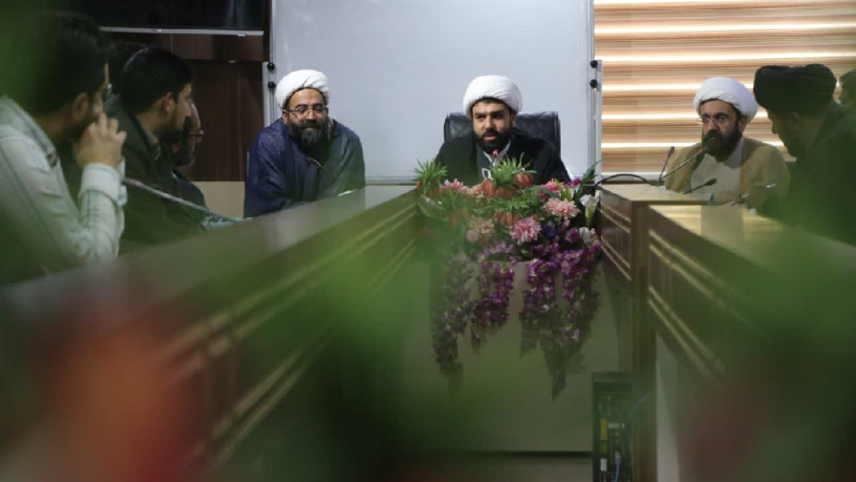 نشست تبیینی قرآنیان استان با حضور پشتیبان سازمان دارالقرآن