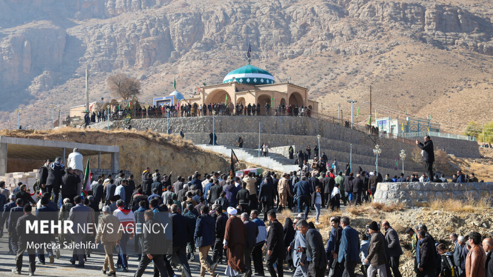 تشییع پیکر مطهر شهیدگمنام در روستای سورک