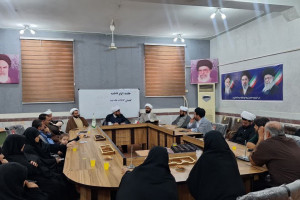 کارگاه آموزشی گفتمان سازی خونخواهی قائد شهید در اداره تبلیغات اسلامی دهلران برگزار شد