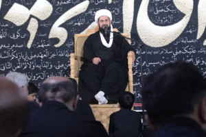 در اين مسجد ايام هفته رنگ و بوی متفاوتی دارند
